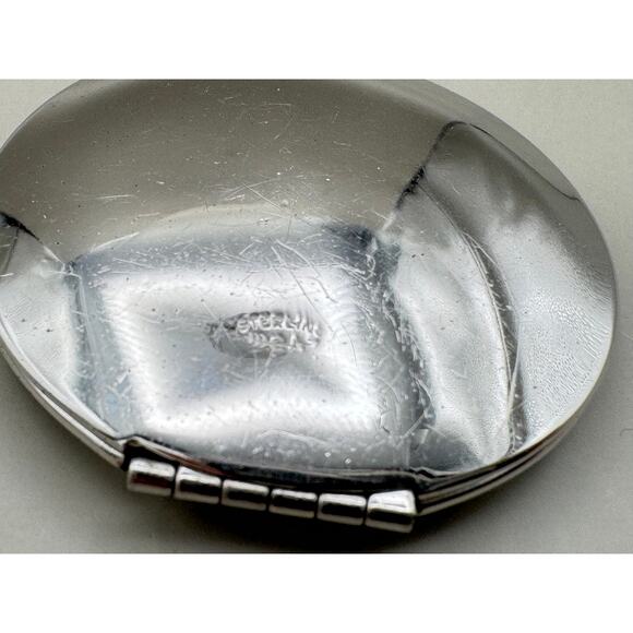 Vintage Sterling Silver Floral and Heart Design Locket Pendant - Picture 5 of 11